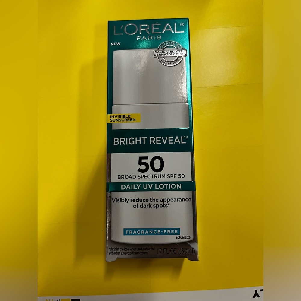 L’Oreal Paris Bright Reveal Broad Spectrum SPF 50 Sunscreen Lotion w/ vit. c & e